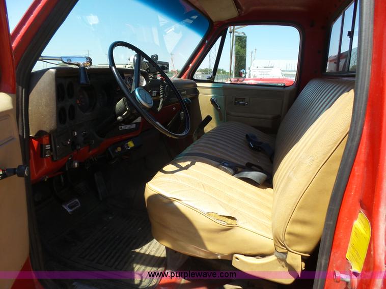 image for item K8445 1985 GMC 7000 fire truck