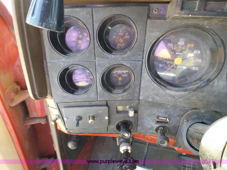 image for item K8445 1985 GMC 7000 fire truck