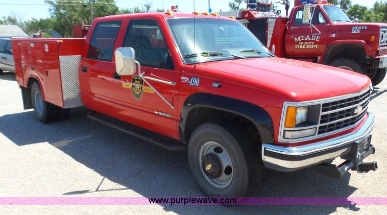 image for item K8446 1993 Chevrolet Cheyenne 3500 Crew Cab fire truck