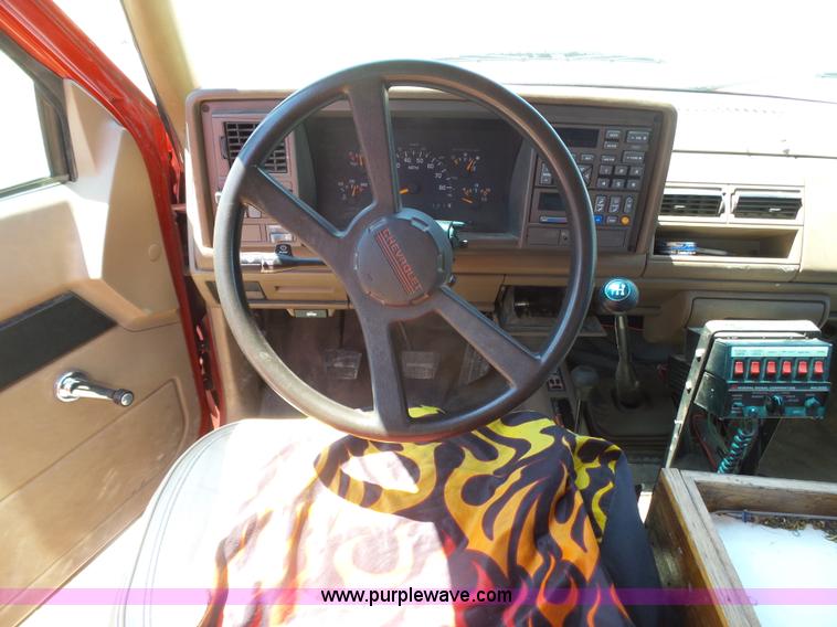 image for item K8446 1993 Chevrolet Cheyenne 3500 Crew Cab fire truck