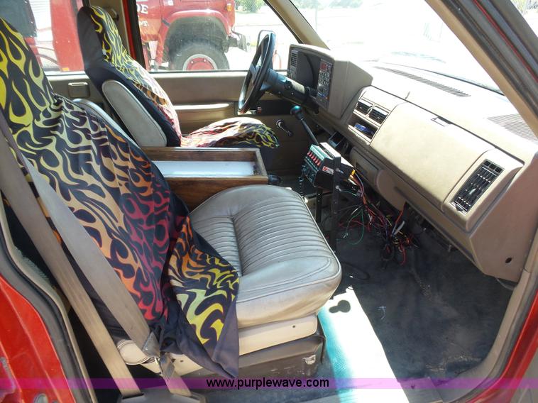 image for item K8446 1993 Chevrolet Cheyenne 3500 Crew Cab fire truck