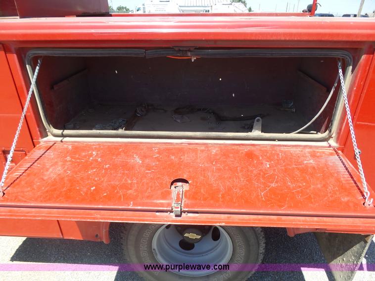 image for item K8446 1993 Chevrolet Cheyenne 3500 Crew Cab fire truck