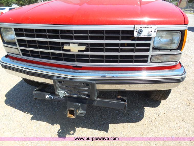 image for item K8446 1993 Chevrolet Cheyenne 3500 Crew Cab fire truck