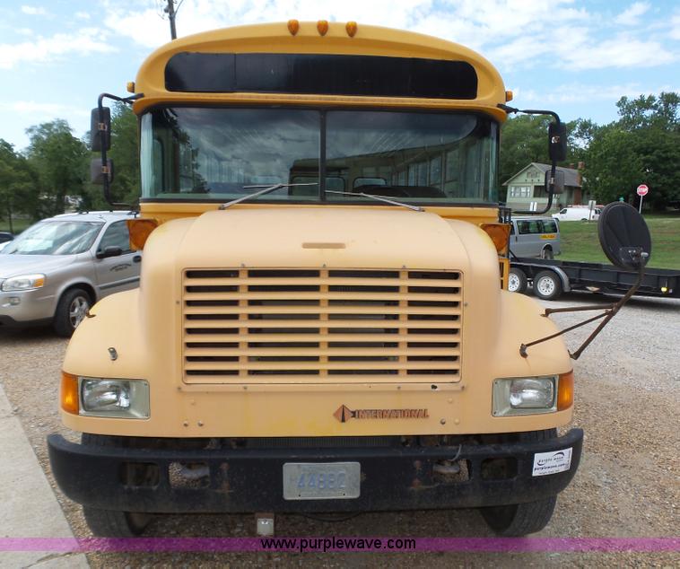 image for item K8456 1990 International 3800 school bus
