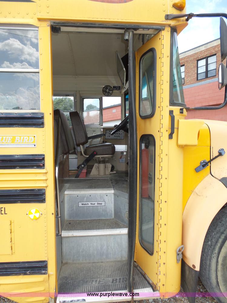 image for item K8456 1990 International 3800 school bus