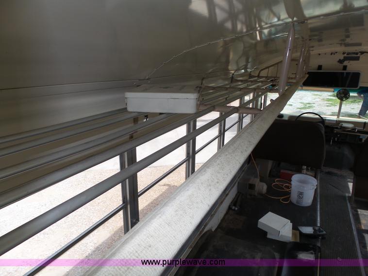 image for item K8456 1990 International 3800 school bus