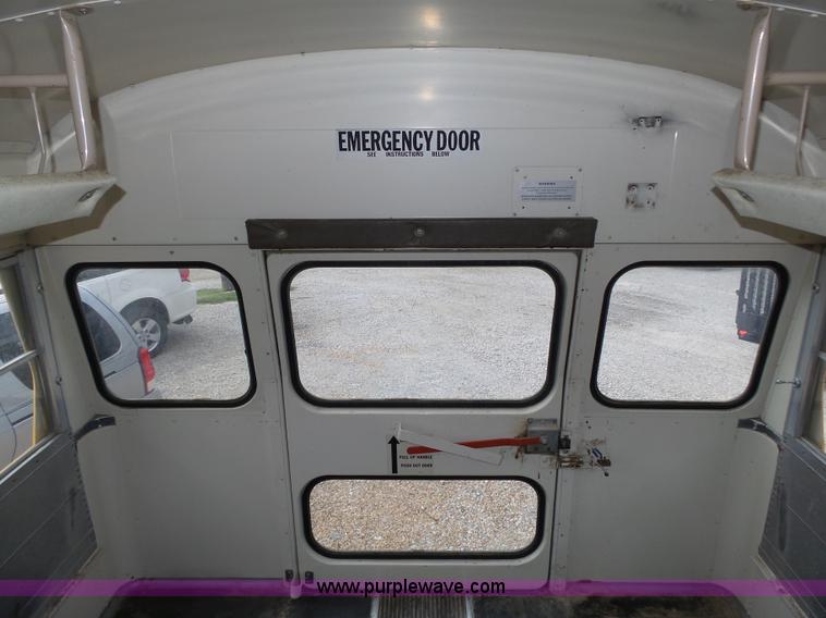 image for item K8456 1990 International 3800 school bus