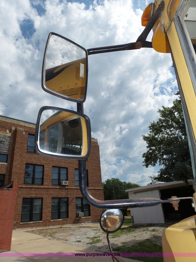 image for item K8456 1990 International 3800 school bus