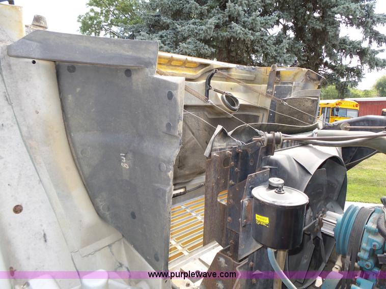 image for item K8456 1990 International 3800 school bus