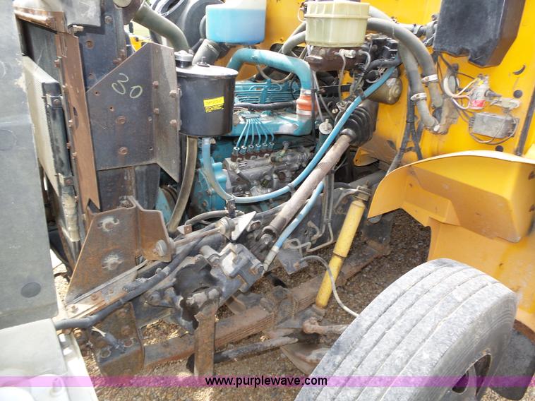 image for item K8456 1990 International 3800 school bus