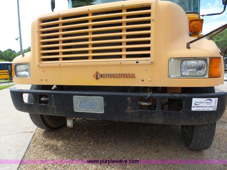 image for item K8456 1990 International 3800 school bus