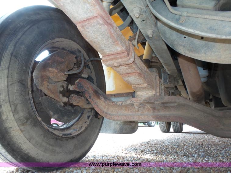 image for item K8456 1990 International 3800 school bus