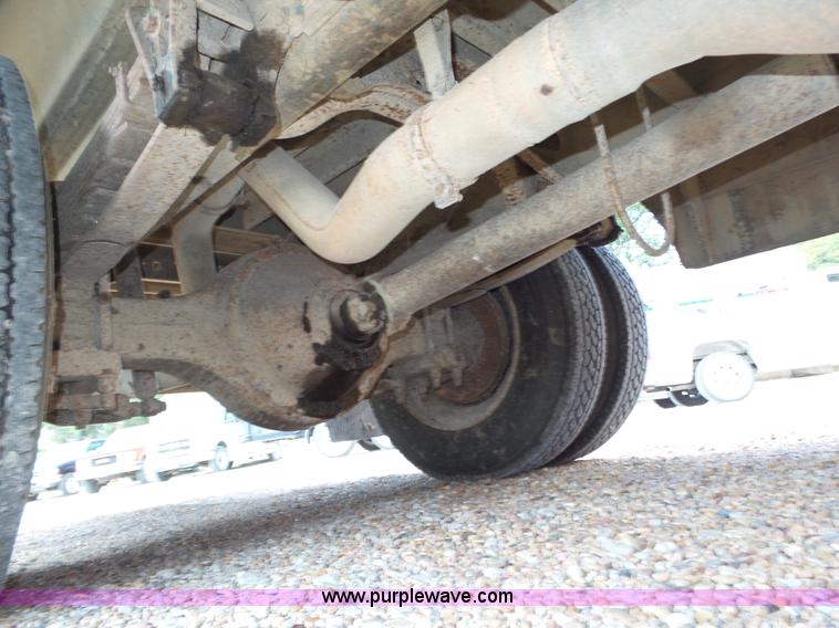 image for item K8456 1990 International 3800 school bus