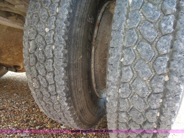 image for item K8456 1990 International 3800 school bus