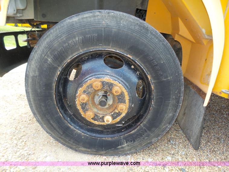 image for item K8456 1990 International 3800 school bus