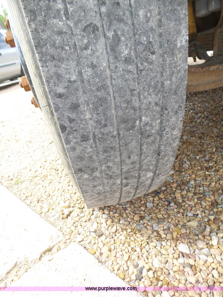 image for item K8456 1990 International 3800 school bus