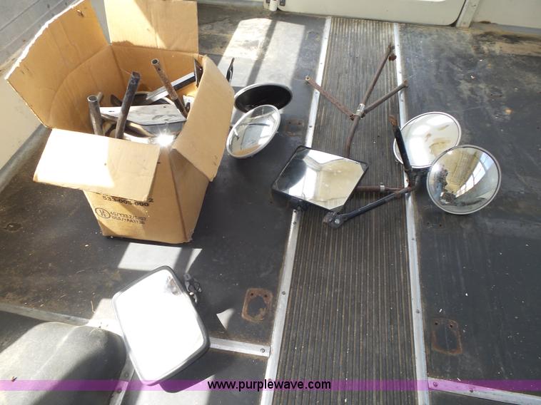 image for item K8456 1990 International 3800 school bus