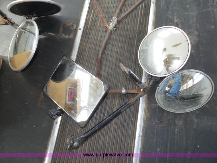 image for item K8456 1990 International 3800 school bus