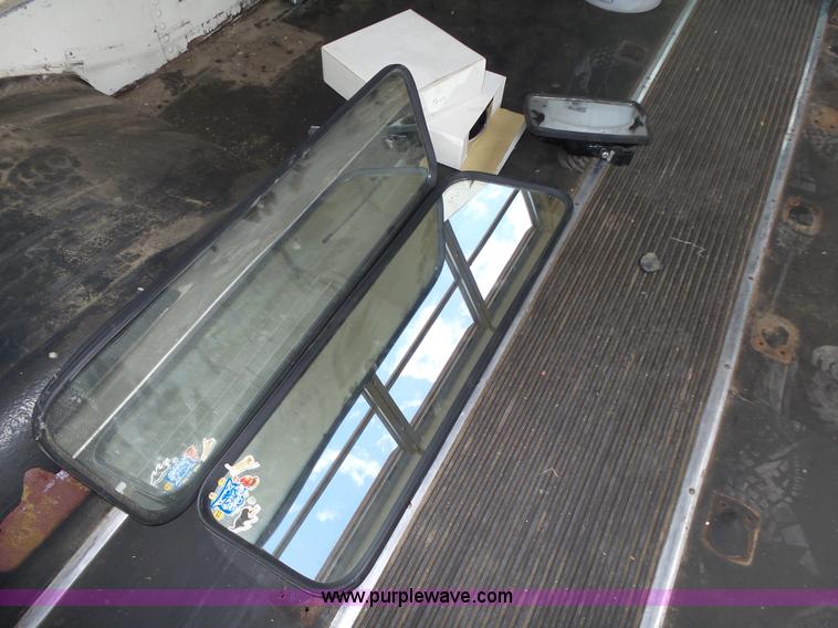 image for item K8456 1990 International 3800 school bus