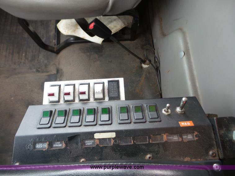 image for item L4976 2003 Freightliner FL80 dump truck