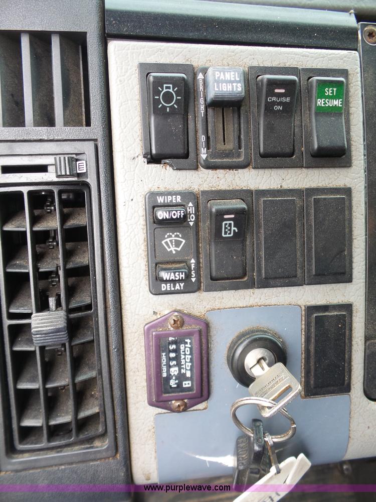 image for item L4976 2003 Freightliner FL80 dump truck