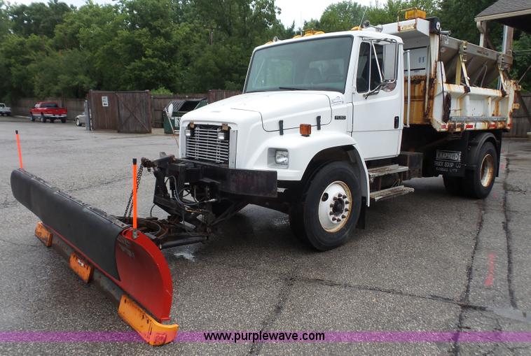 image for item L4977 2003 Freightliner FL80 dump truck