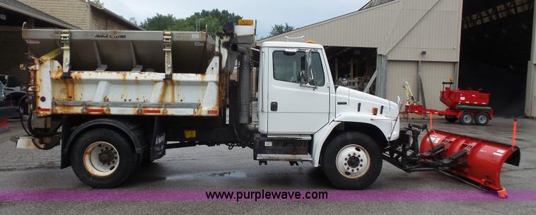 image for item L4977 2003 Freightliner FL80 dump truck