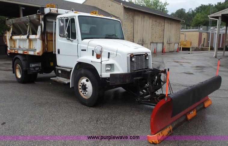 image for item L4977 2003 Freightliner FL80 dump truck