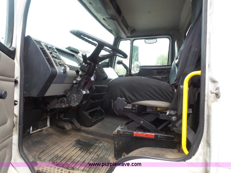 image for item L4977 2003 Freightliner FL80 dump truck