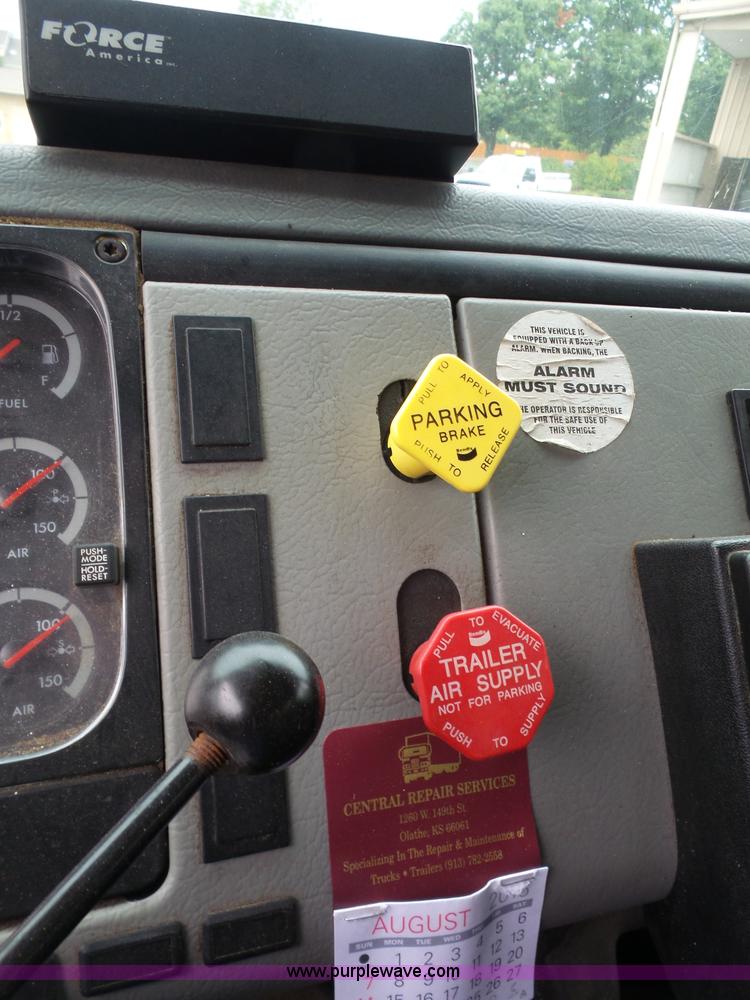 image for item L4977 2003 Freightliner FL80 dump truck