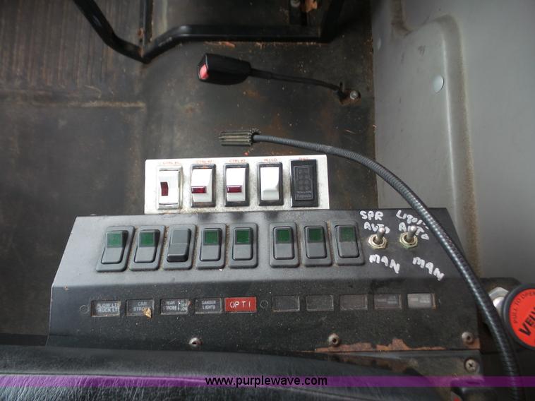 image for item L4977 2003 Freightliner FL80 dump truck