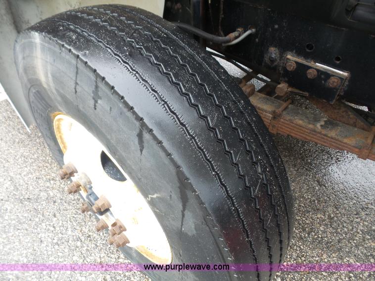 image for item L4977 2003 Freightliner FL80 dump truck