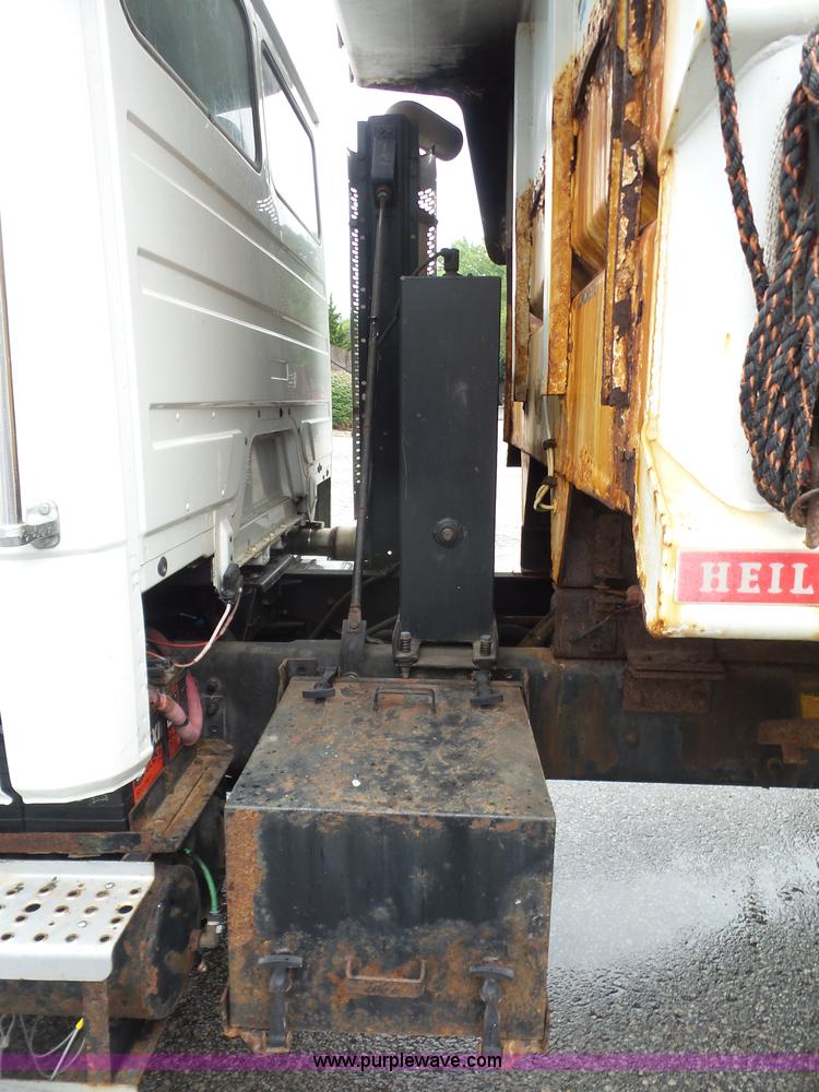 image for item L4977 2003 Freightliner FL80 dump truck