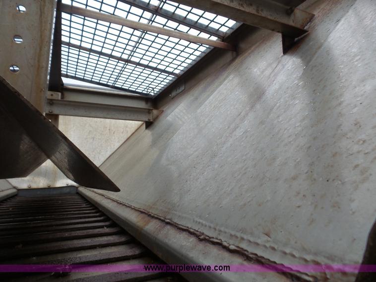 image for item L4977 2003 Freightliner FL80 dump truck