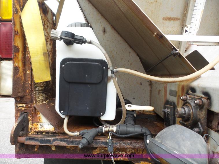 image for item L4977 2003 Freightliner FL80 dump truck