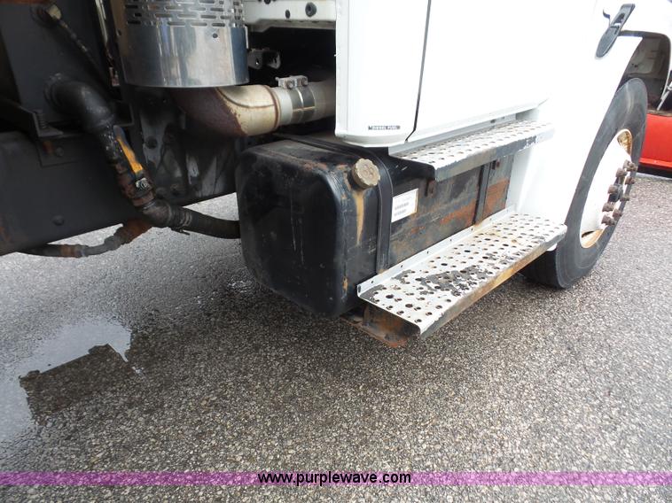 image for item L4977 2003 Freightliner FL80 dump truck