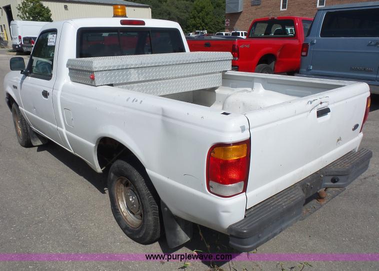 image for item L4986 1999 Ford Ranger pickup truck