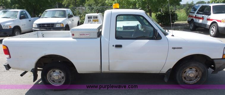 image for item L4986 1999 Ford Ranger pickup truck