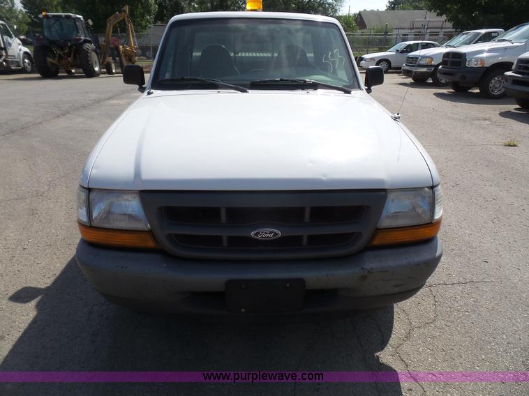image for item L4986 1999 Ford Ranger pickup truck