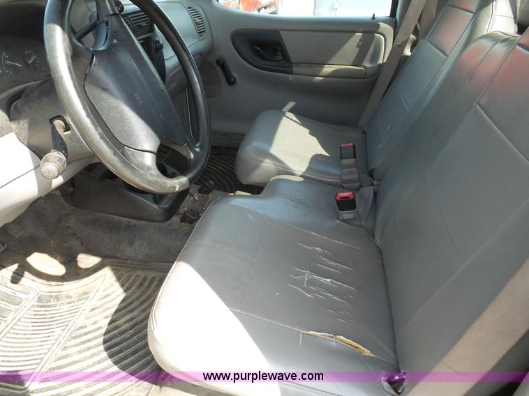 image for item L4986 1999 Ford Ranger pickup truck