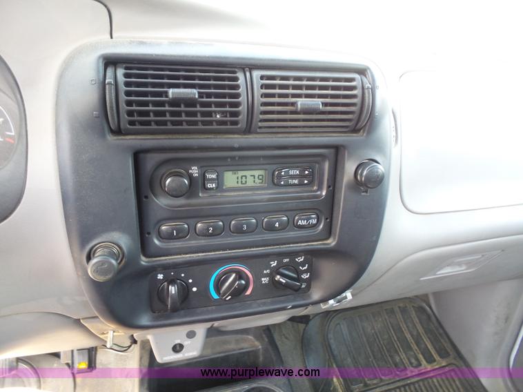 image for item L4986 1999 Ford Ranger pickup truck