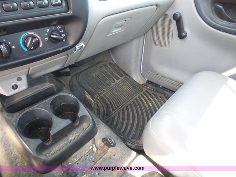 image for item L4986 1999 Ford Ranger pickup truck