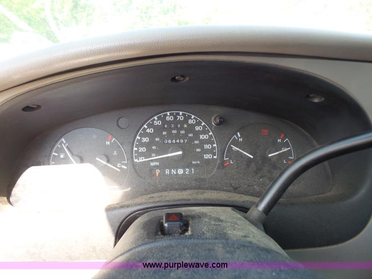 image for item L4986 1999 Ford Ranger pickup truck