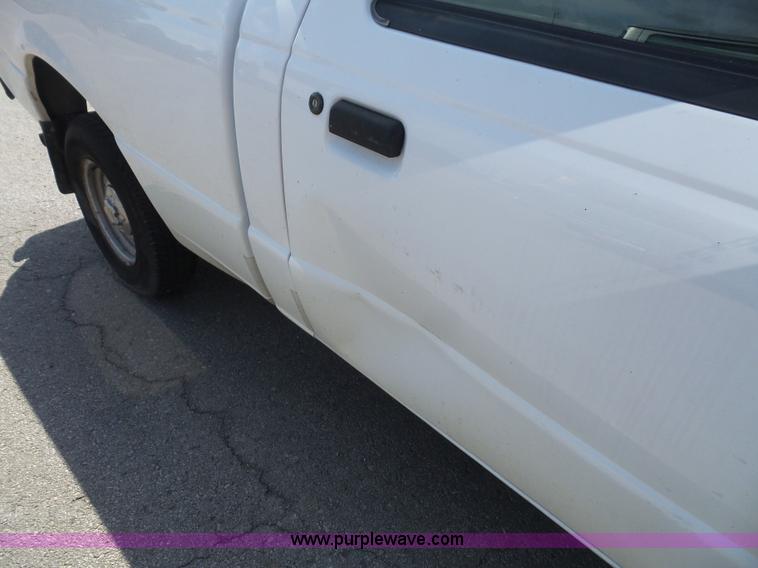 image for item L4986 1999 Ford Ranger pickup truck