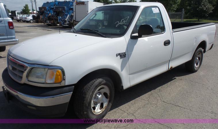 image for item L4987 2002 Ford F150 pickup truck