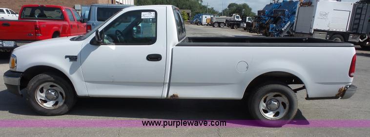 image for item L4987 2002 Ford F150 pickup truck