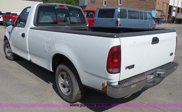 image for item L4987 2002 Ford F150 pickup truck