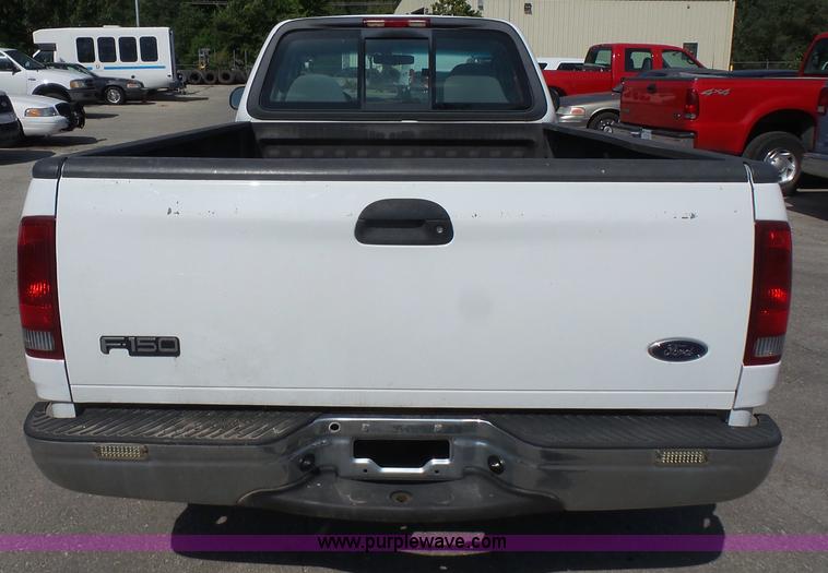 image for item L4987 2002 Ford F150 pickup truck