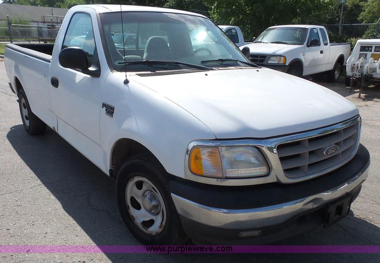 image for item L4987 2002 Ford F150 pickup truck