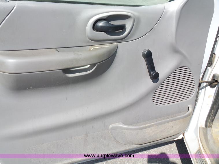 image for item L4987 2002 Ford F150 pickup truck